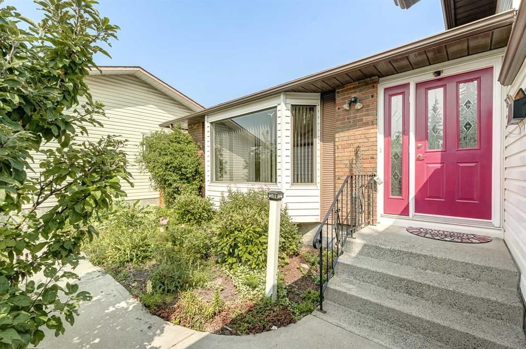I have sold a property at 7316 Silver Springs ROAD NW in Calgary
